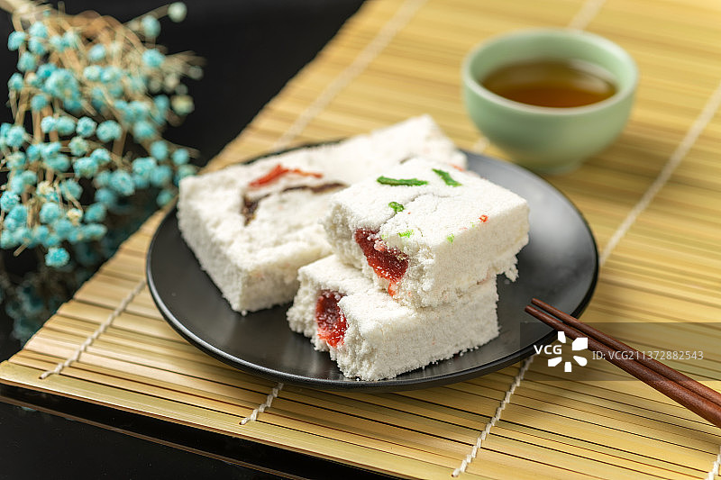 糕干特写黑色背景图片素材