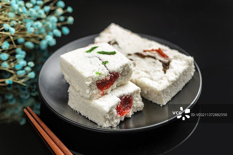 糕干特写黑色背景图片素材