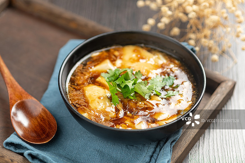 一碗豆腐脑特写木桌面背景图片素材