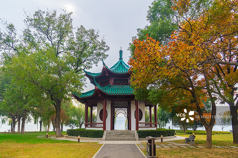 湖北武汉东湖风景区深秋风光图片素材