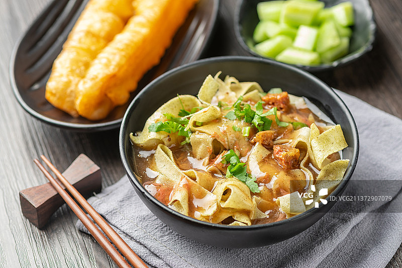 天津传统早餐锅巴菜特写图片素材