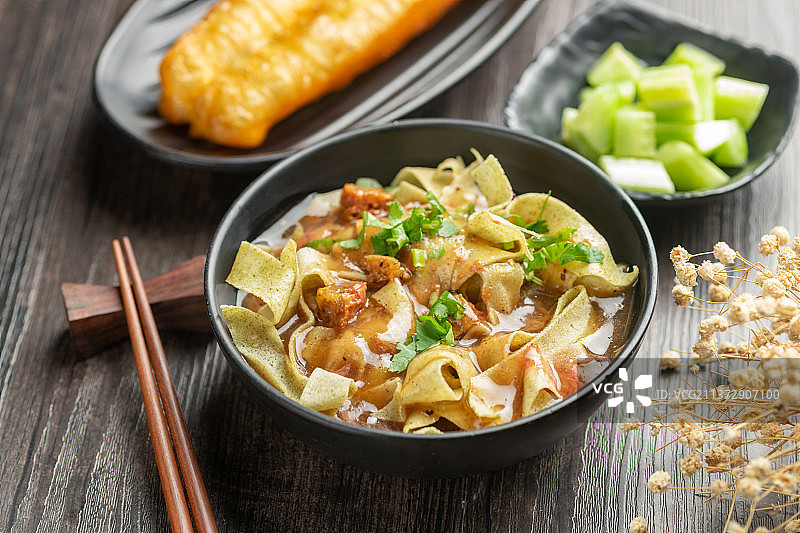 天津传统早餐锅巴菜特写图片素材