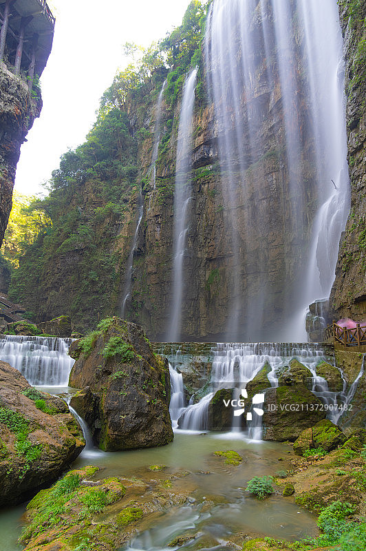 湖北宜昌三峡大瀑布风景区夏日风光图片素材