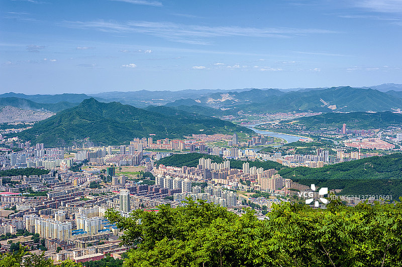 中国辽宁省本溪市城市风光图片素材