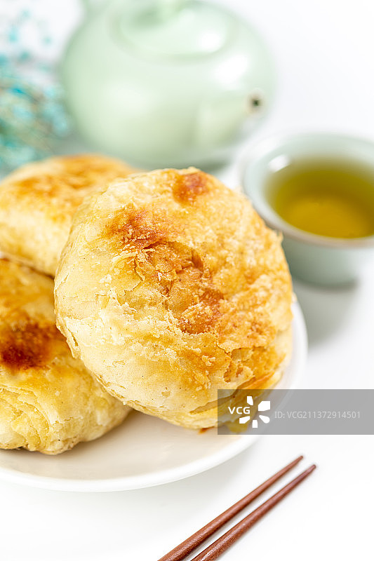 一盘油酥烧饼特写图片素材
