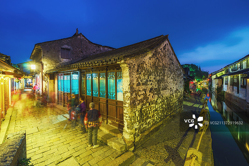石巷和水巷+江苏省苏州市昆山市周庄古镇图片素材