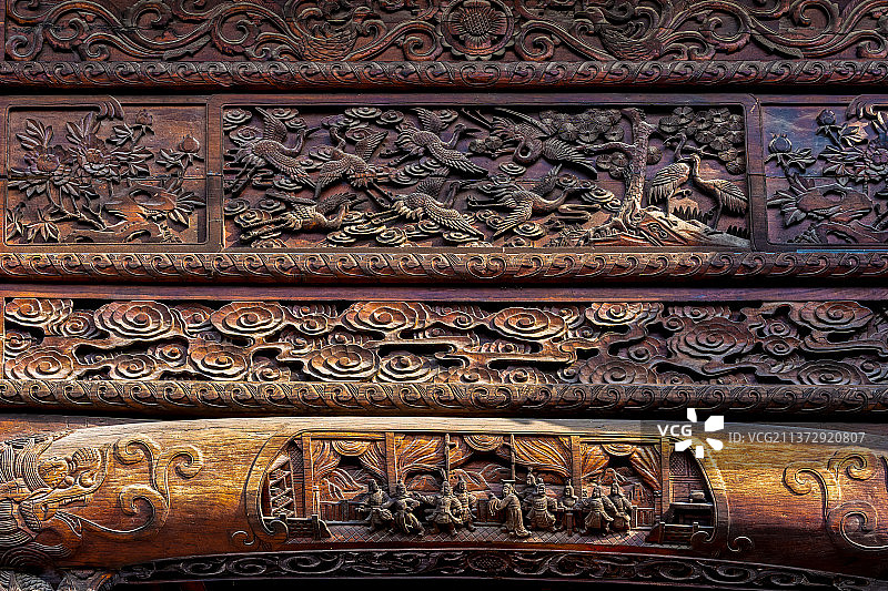 中国河南开封朱仙镇启封故园牌楼木雕图片素材