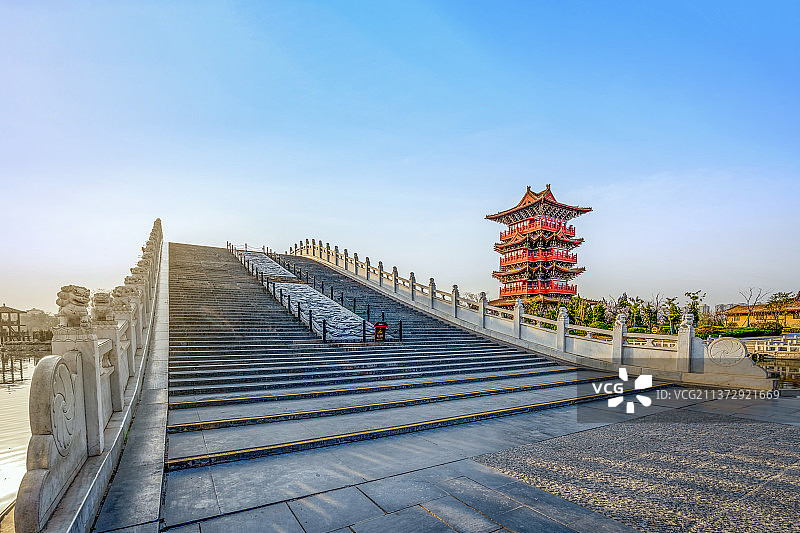 中国河南开封清明上河园九龙桥图片素材