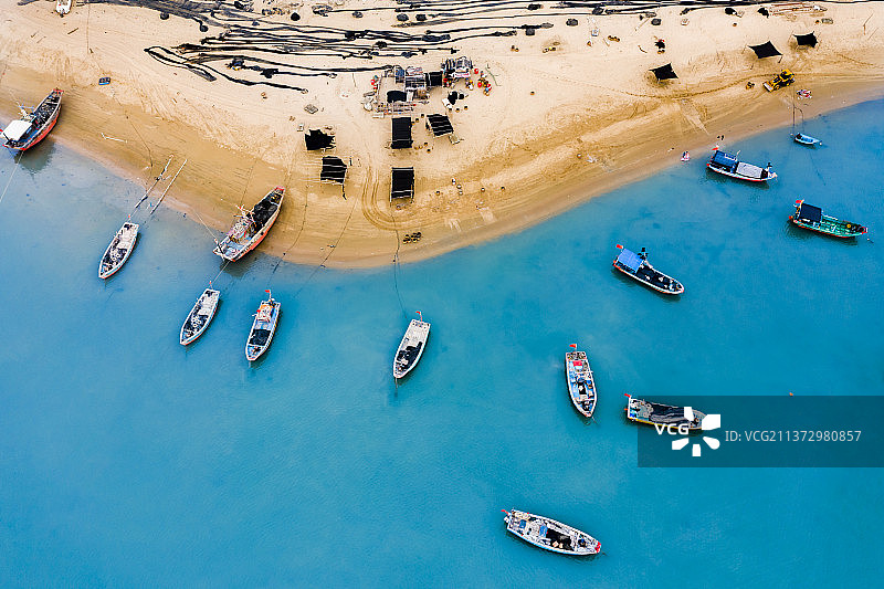 海岸渔船图片素材