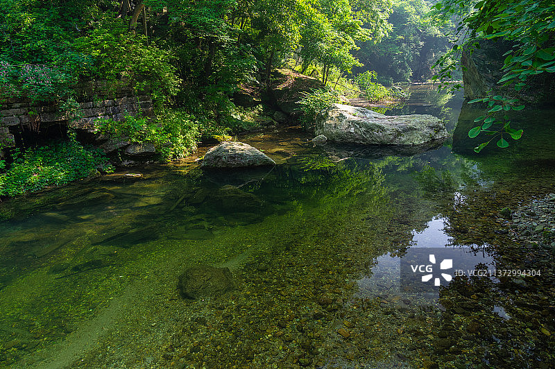 湖北武当山夏日迷人风光图片素材