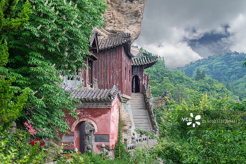 湖北武当山夏日迷人风光图片素材