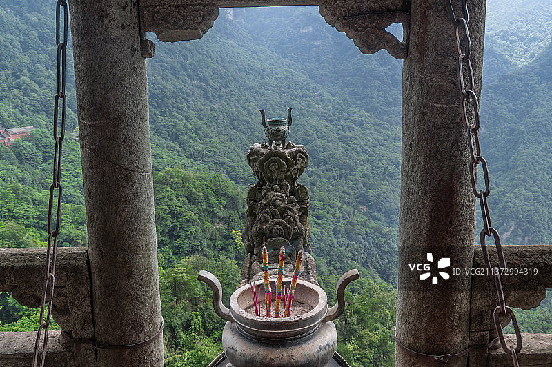 湖北武当山夏日迷人风光图片素材