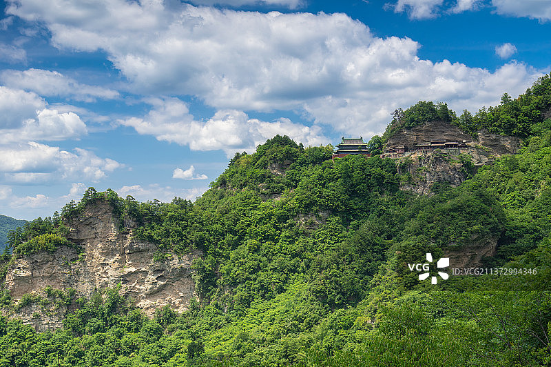 湖北武当山夏日迷人风光图片素材
