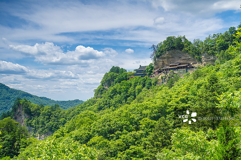 湖北武当山夏日迷人风光图片素材