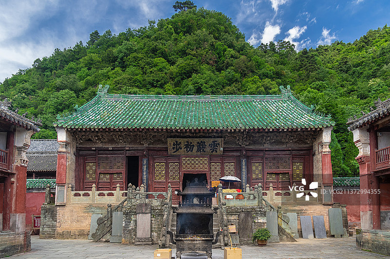 湖北武当山夏日迷人风光图片素材