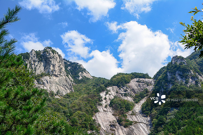 湖北天堂寨国家地质公园夏日风光图片素材