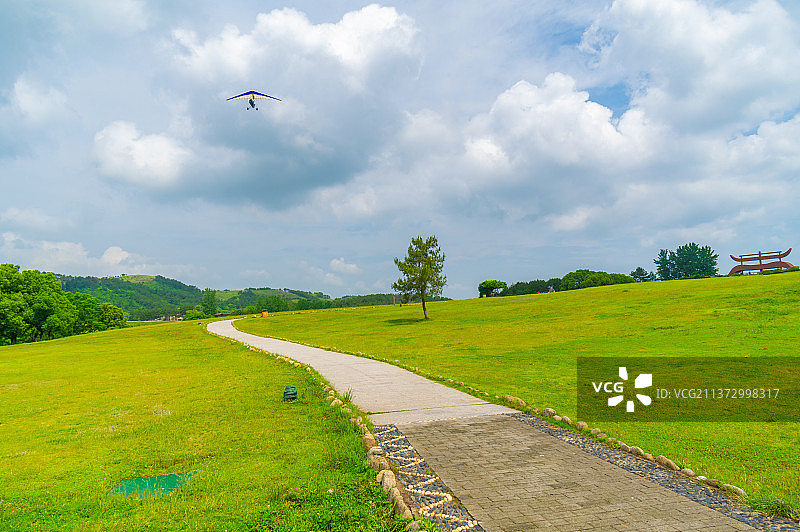 湖北武汉木兰草原风景区初夏风光图片素材