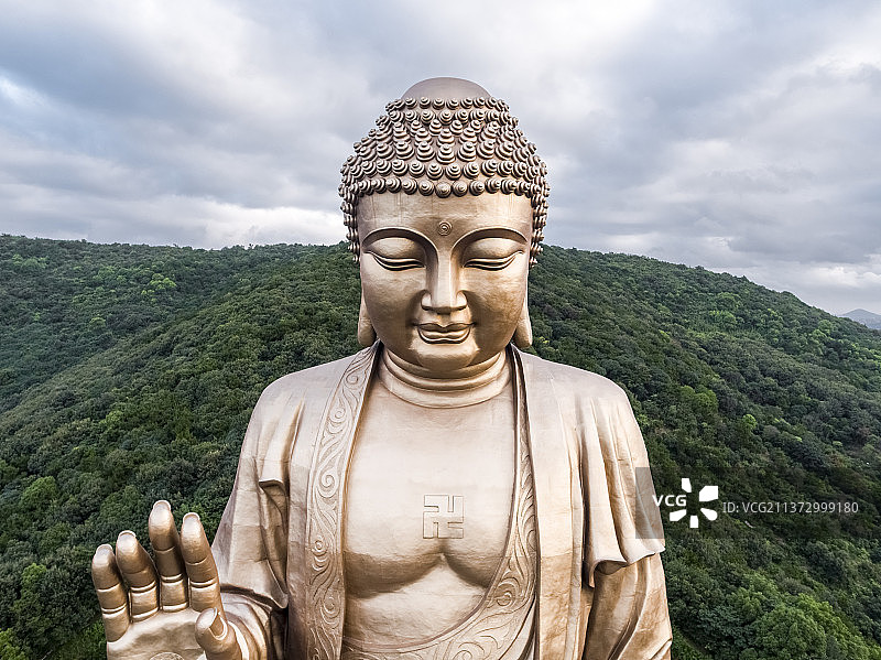 江苏省无锡市滨湖区马山国家风景名胜区灵山大佛如来佛祖释迦摩尼图片素材