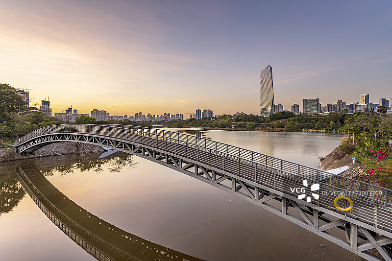 深圳南山区华侨城湿地公园黄昏风光图片素材