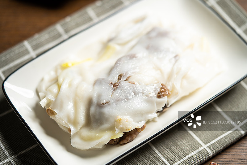 广东经典早餐小吃茶点韭菜牛肉肠肠粉图片素材