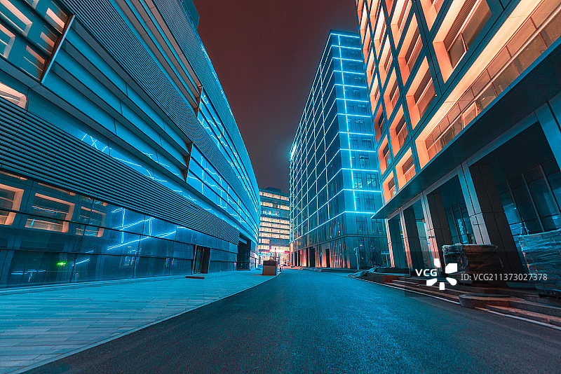 郑州北龙湖金融岛夜景建筑外立面科技感赛博朋克高清大图图片素材