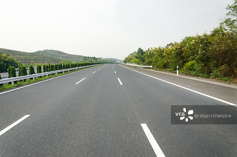 高速公路驾驶室视角图片素材