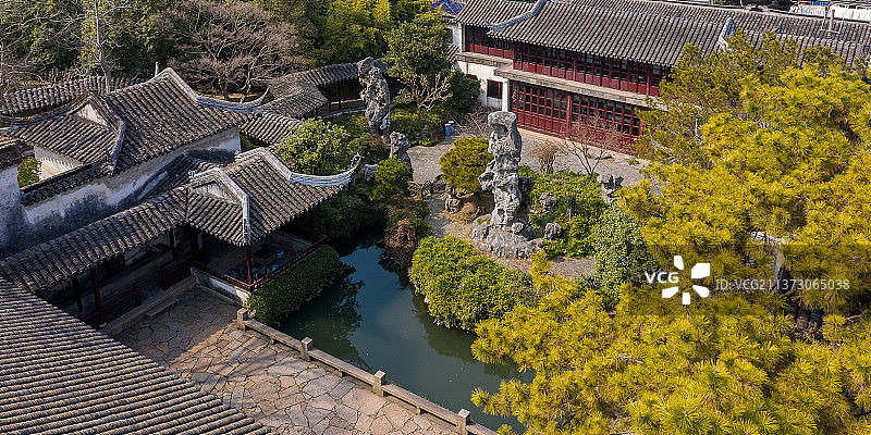 留园冠云峰春色图片素材