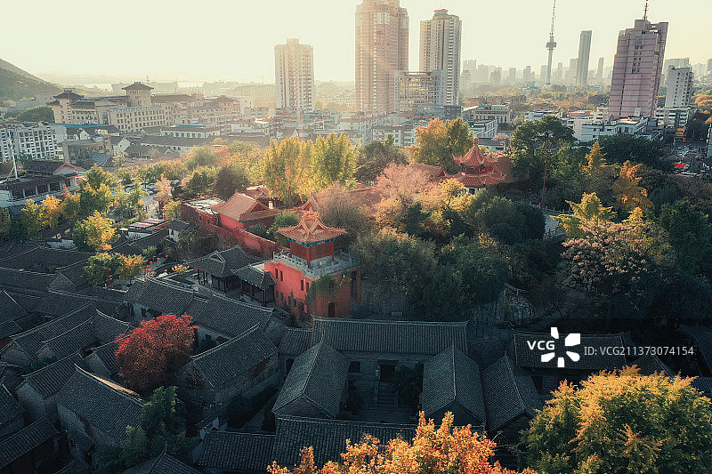 秋阳下的戏马台+江苏省徐州市云龙区户部山图片素材