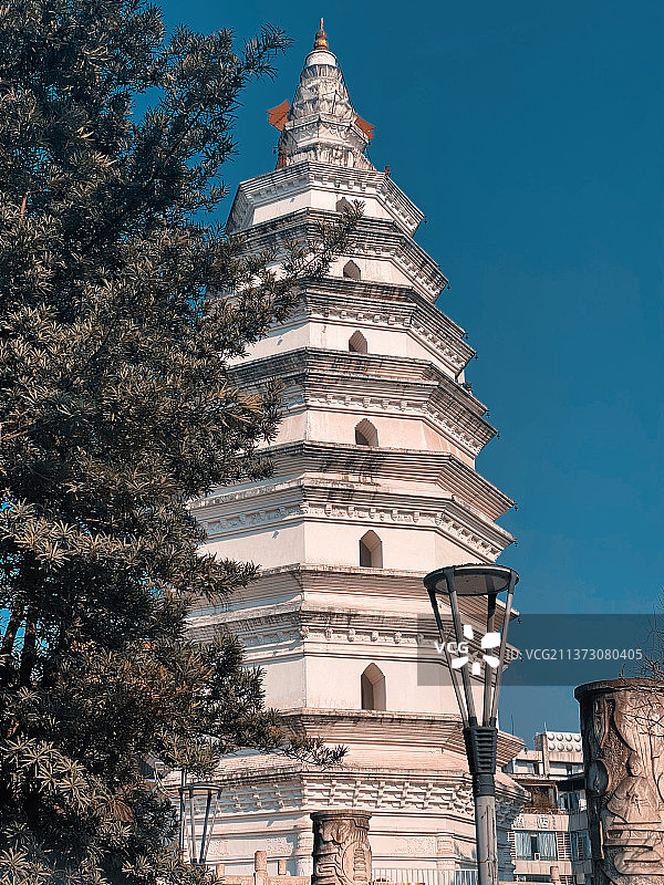 白塔朝霞图片素材