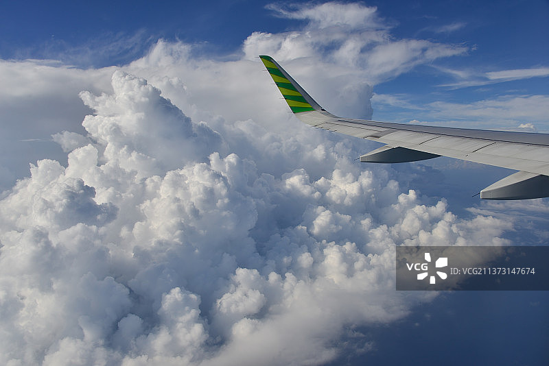 空中云朵图片素材