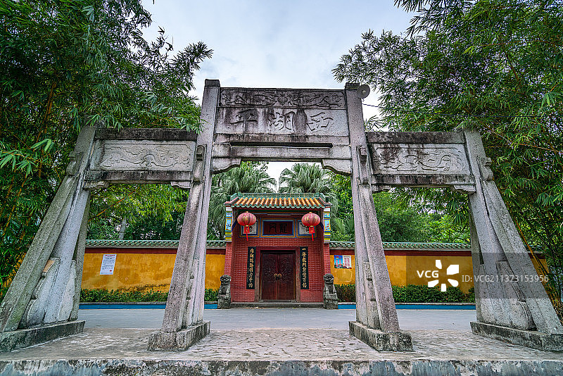 西湖平牌坊+广东省湛江市雷州市西湖公园图片素材