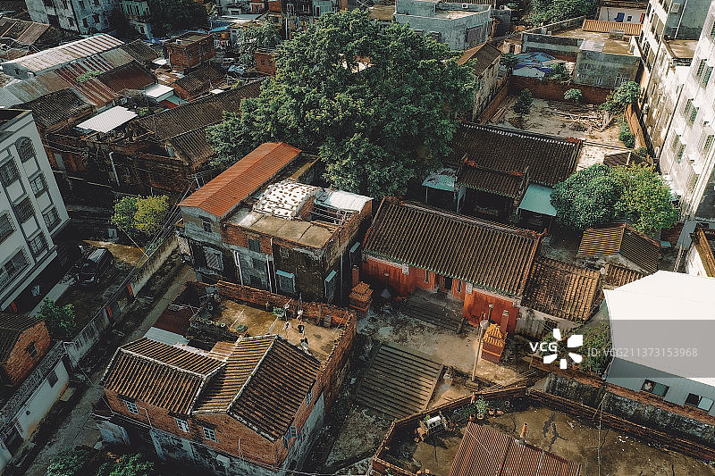杂乱的建筑+广东省湛江市雷州市图片素材