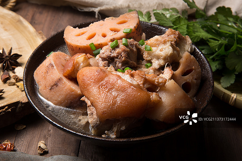 莲藕炖猪蹄猪脚肉，，美食营养搭配图片素材