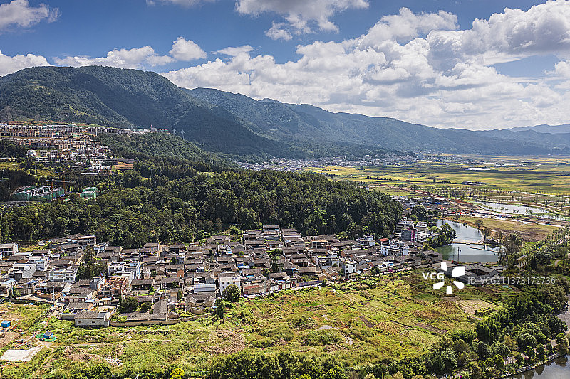 航拍云南滇西保山腾冲市区山景风光图片素材
