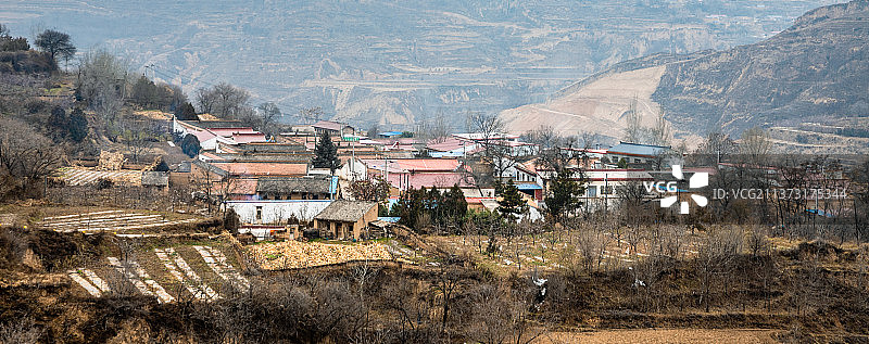 大山里的村庄图片素材