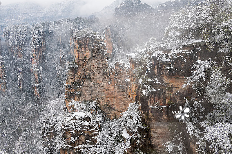 张家界神堂湾冬季雪后风光图片素材