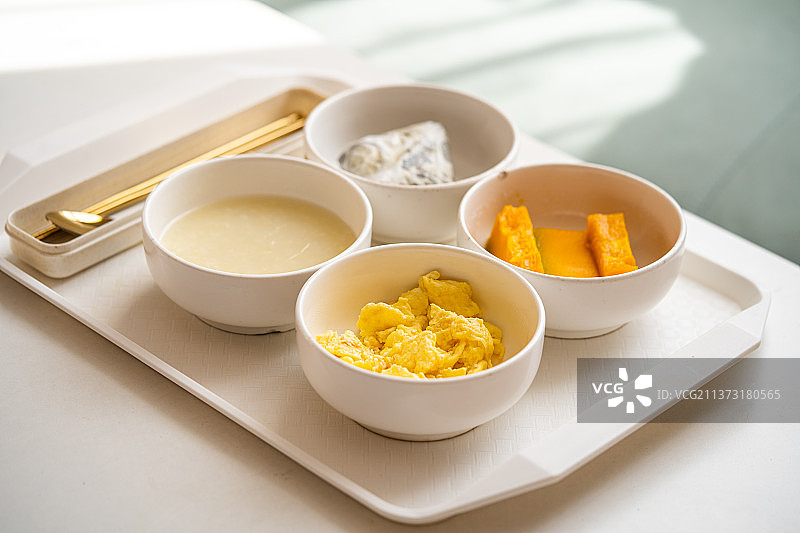 月子中心营养组合月子餐早餐图片素材