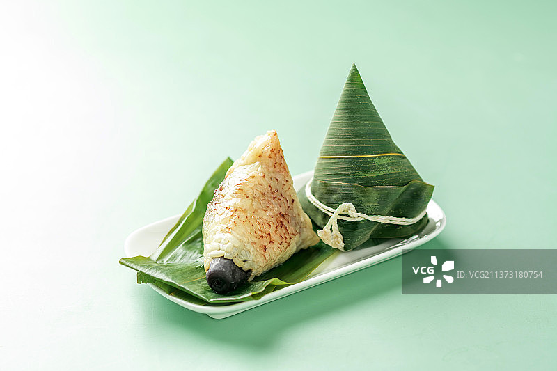 粽子特写绿色莫兰迪色系背景图片素材