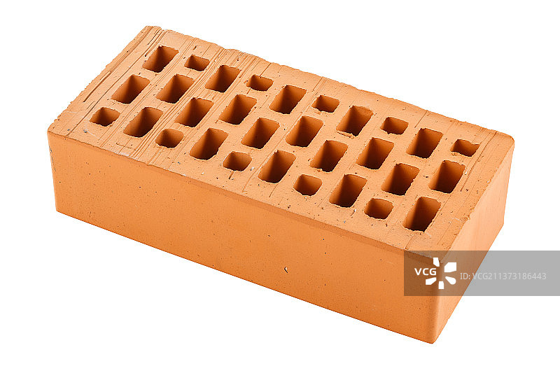 白色背景上孤立的穿孔红砖图片素材