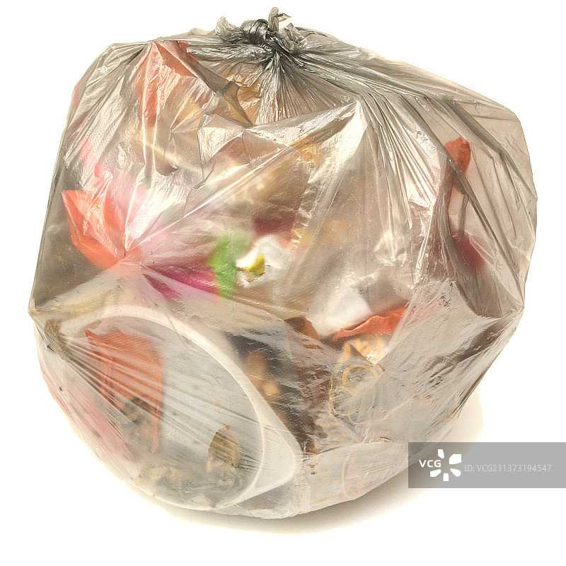 白色背景上的灰色垃圾袋图片素材