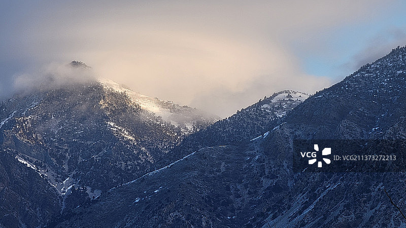 山顶雪山风景（美国犹他州布里格姆城）图片素材