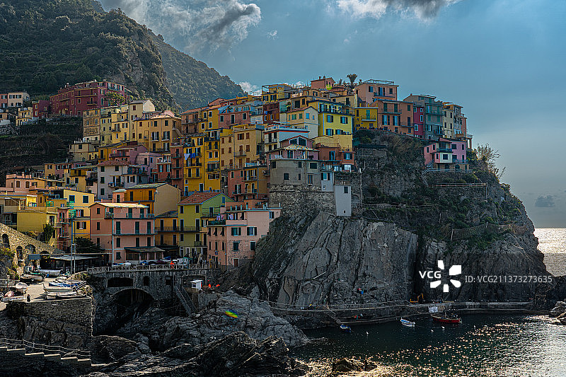 意大利拉斯佩齐亚五渔村国家公园海景和建筑全景图片素材