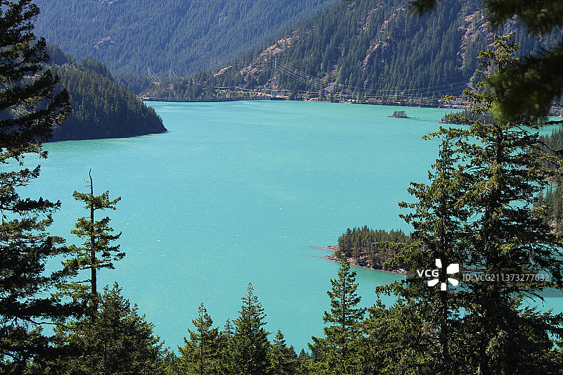 迪亚布洛湖风景：华盛顿州湖泊山景图片素材