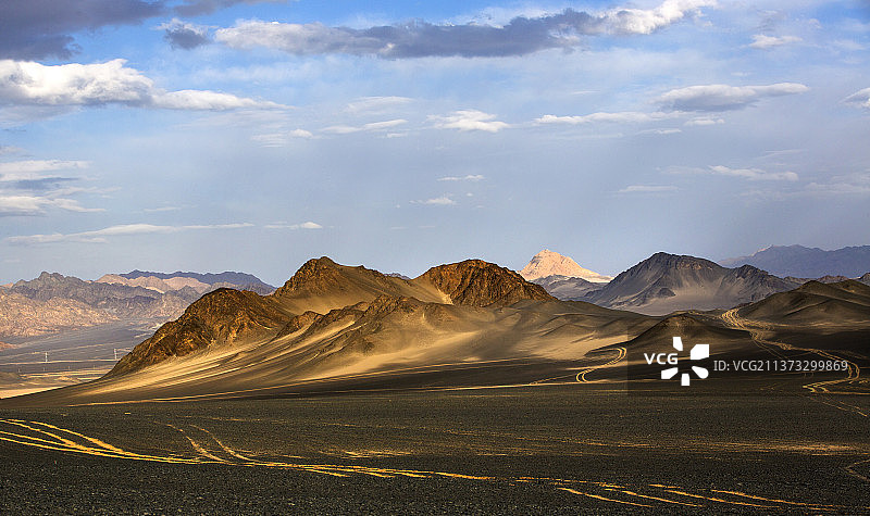 戈壁沙漠无人区壁纸青海海西州翡翠湖绿色图片素材