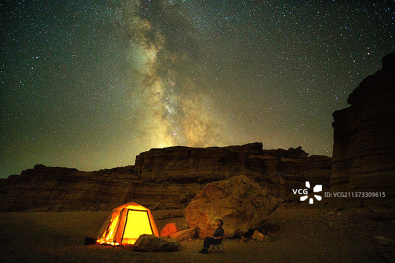 新疆星空光绘银河星系哈密大海道图片素材