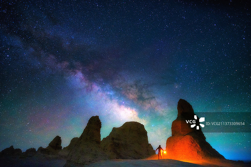 青海俄博梁星空光绘银河星系图片素材