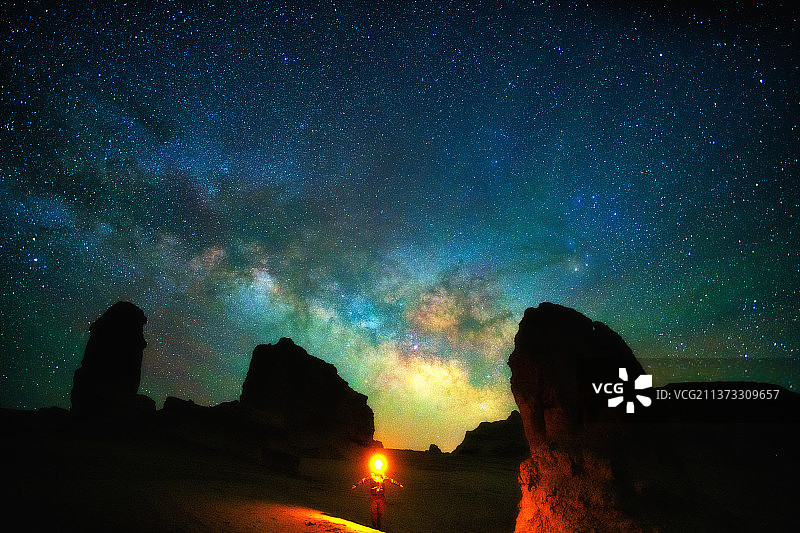 青海俄博梁星空光绘银河星系图片素材