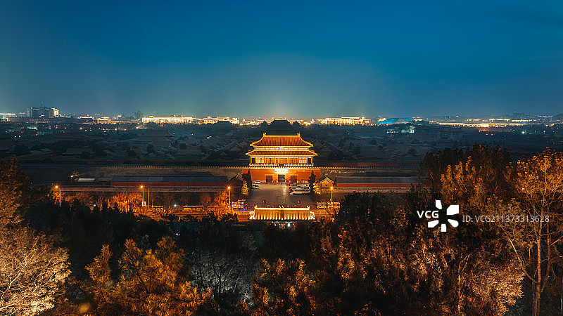 景山万春亭视角下的故宫夜景图片素材