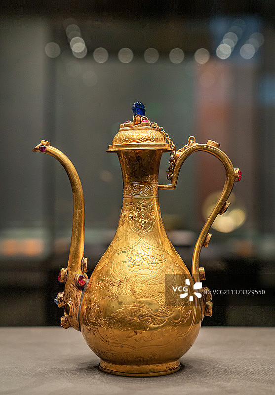镶宝石金执壶 明代图片素材