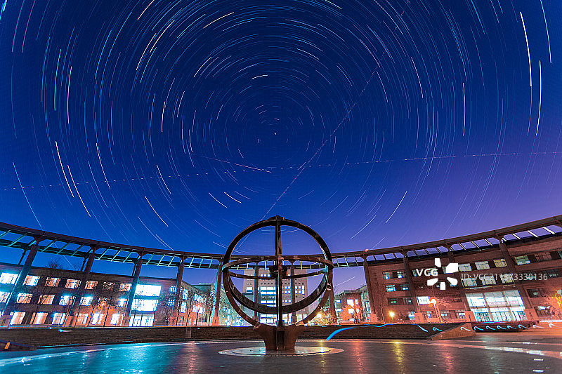 天津师范大学时间广场星轨图片素材